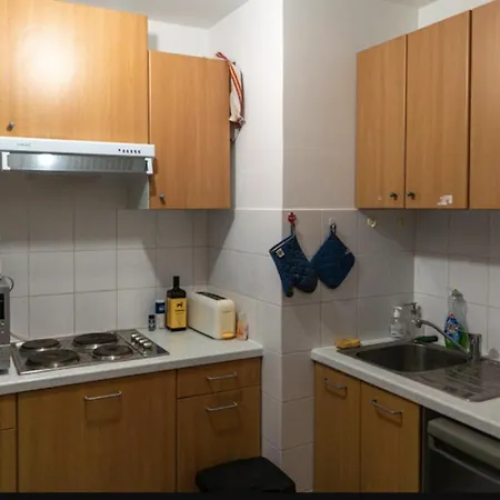 Bright Studio In The Chinese Neighbourhood *