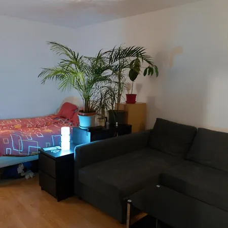 Bright Studio In The Chinese Neighbourhood Διαμέρισμα *